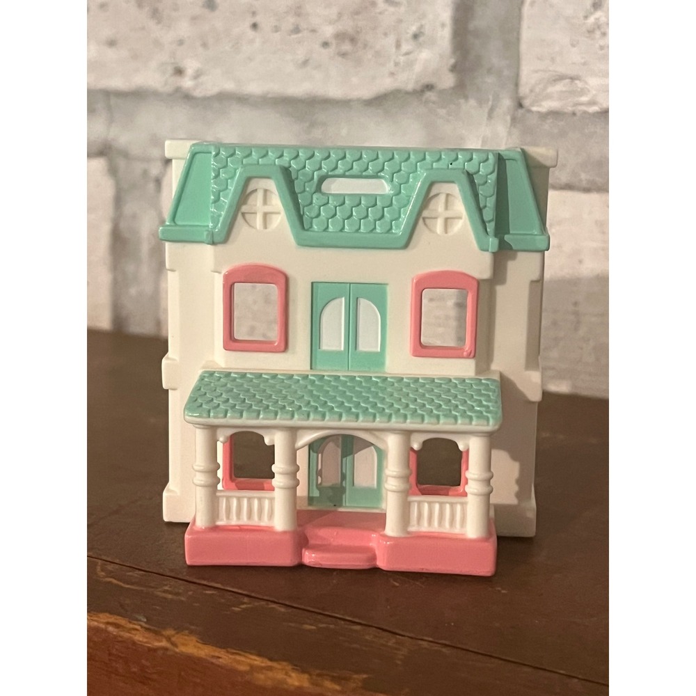 Vintage 1994 Fisher-Price Loving Family Dream Dollhouse Miniature Replica